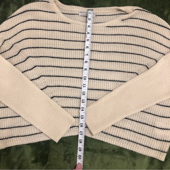 Urban Outfitters sweater - Picture 6 of 6